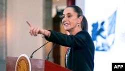 La presidenta de México, Claudia Sheinbaum, durante su conferencia de prensa diaria en el Palacio Nacional en la Ciudad de México el 5 de noviembre de 2024.